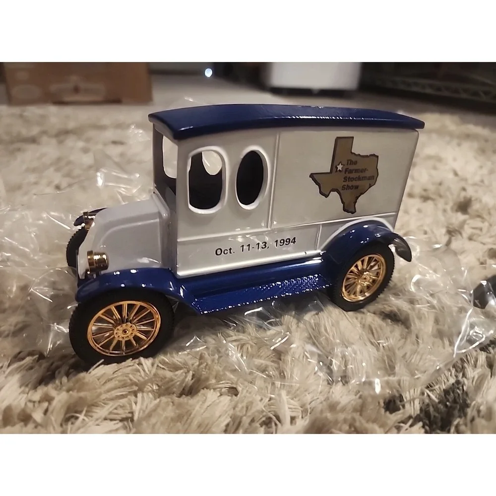 Ertl‎ The Farmers Stockman Show 1920 Panel Truck Bank Die Cast Metal NEW